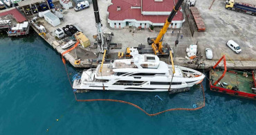Sinop'ta su alan lüks yat kurtarıldı