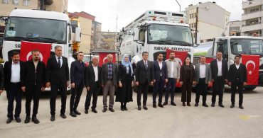 Şırnak Belediyesi Araç Filosu Büyüyor: 6 Yeni Araç Tanıtıldı