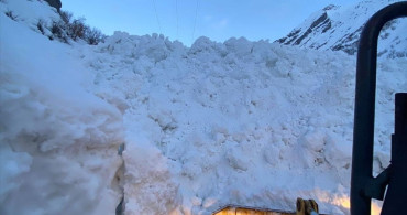 Şırnak'ta Çığ Düşmesi: Ulaşım Engellendi