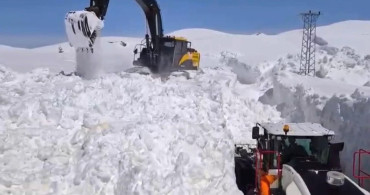 Şırnak'ta Nisan Ayında Kar Mücadelesi Devam Ediyor