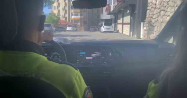 Şırnak'ta polis, geç kalan 12 öğrenciyi sınava yetiştirdi