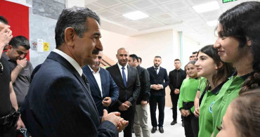 Şırnak'ta Şehit PÖH Mustafa Karapınar Kütüphanesi Açıldı