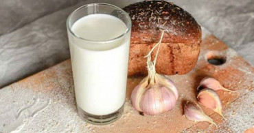 Sırt Ağrılarından Kurtulmak İçin Sıradışı Yöntem: Sarımsaklı Süt