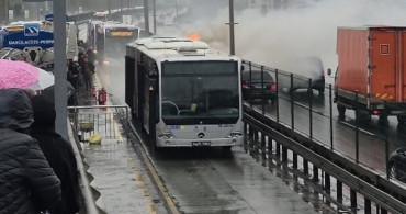 Şişli Metrobüsünde Motor Yangını