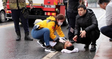 Şişli'de can pazarı: Üst geçitten düşen vatandaşa ilk müdahaleyi yoldan geçen doktor yaptı