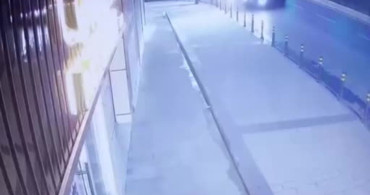 Şişli'de Lüks Otomobil Dükkana Dalıp Yangın Çıkardı