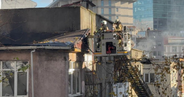 Şişli'deki İki Katlı Binada Yangın