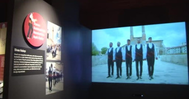 Sivas halayının simülasyonu, turistlerin ilgisini çekiyor