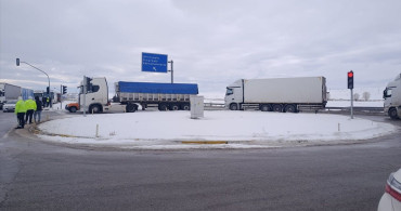 Sivas-Kayseri Kara Yolu Kısmen Ulaşıma Açıldı