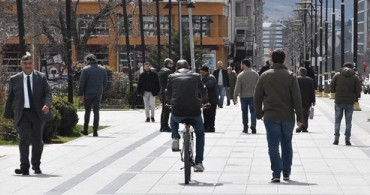 Sivas Suşehri'nde Coronavirüs Tedbiri! Yan Yana Yürümek Yasaklandı!