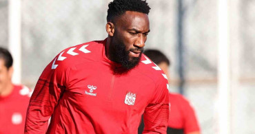 Sivasspor, Aaron Appindangoye'nin sözleşmesini 2 yıl uzattı