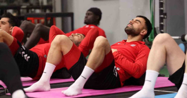 Sivasspor Salonda Antrenman Yaptı