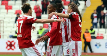 Sivasspor-Osmanlıspor Maç Özeti! Yiğidolar'dan Muhteşem Geri Dönüş