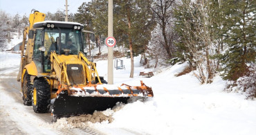 Sivas'ta 145 Köy Yolu Kar ve Tipi Nedeniyle Kapandı