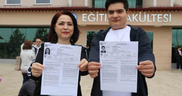 Sivas'ta anne ve oğlu bitişik sınıflarda YKS'ye girdi