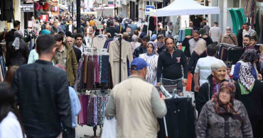 Sivas'ta Bayram Coşkusu: Taksim Meydanı'na Rakip Kalabalık