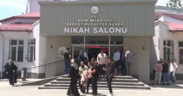 Sivas'ta Çiftlerden Unutulmaz Tarihe Büyük İlgi
