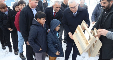Sivas'ta Çocuklara Tahta Kızak Hediye Edildi