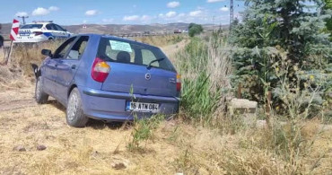 Sivas’ta direksiyon hâkimiyetini kaybeden otomobil bariyerlere çarptı, 4 kişi yaralandı