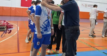 Sivas'ta Gençler B Futsal İl Birinciliği şampiyonu Sivas Borsa İstanbul Anadolu Lisesi oldu