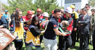 Sivas'ta Gerçeği Aratmayan Tatbikat