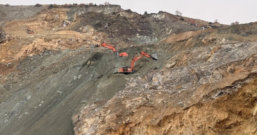 Sivas'ta Göçük Altındaki Şantiye Müdürü için Arama Çalışmaları Devam Ediyor