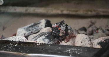 Sivas'ta hava sıcaklığı 40 dereceye ulaştı: Fırın ve kebap ustalarının zorlu mesaisi