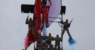 Sivas'ta Helikopterli Polis Gösterisi Büyüledi