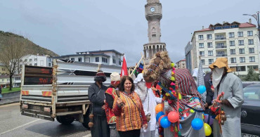 Sivas’ta Hıdırellez Şenliklerinde Geleneksel Saya Gezmesi