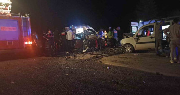 Sivas'ta Kafa Kafaya Çarpışma: 8 Yaralı
