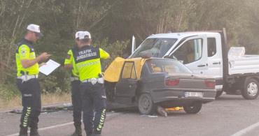 Sivas'ta kamyonet ile otomobil çarpıştı: 1 ölü, 2 yaralı