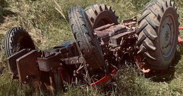 Sivas’ta Kontrolden Çıkan Traktör Devrildi: 1 Ağır Yaralı