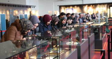 Sivas'ta Kutsal Emanetler ve Vakıf Eserleri Sergisi Açılışı