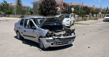 Sivas’ta otomobillerin çarpışması sonucu 3 kişi yaralandı