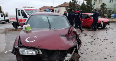 Sivas'ta Trafik Kazası: 4 Yaralı