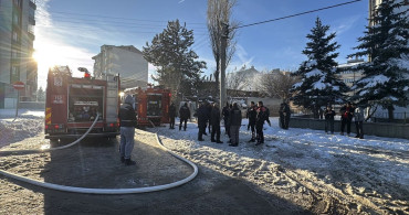 Sivas'taki Yangında 90 Yaşındaki Adam Ağır Yaralandı