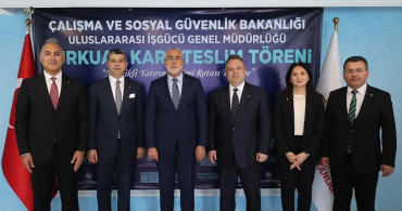 SOCAR Türkiye yöneticilerine Turkuaz Kart takdim edildi