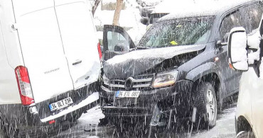Sokakta çıkan çatışmalı kavgadan fırlayan mermiler dairenin içerisine isabet etti!