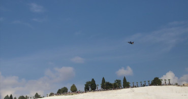SOLOTÜRK'ün Pamukkale'deki Etkileyici Gösterisi