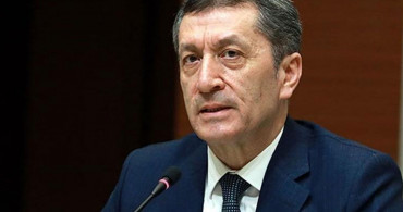 Son Dakika: Milli Eğitim Bakanı Ziya Selçuk İstifa Etti