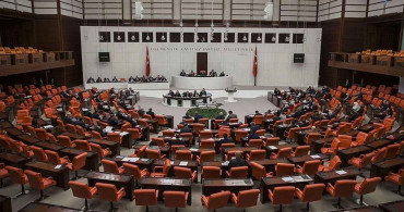 Son dakika: Torba yasası Meclis'e sunuldu! Emeklileri yakından ilgilendiren gelişme şaşırttı! En düşük emekli maaşı 3500 TL oldu