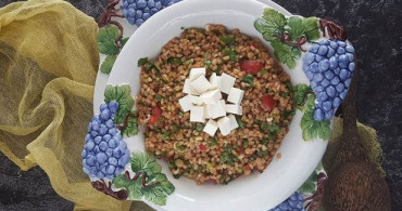 Soya Soslu Buğday Salatası Tarifi