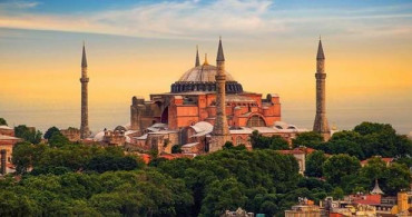 Sözcü Ayasofya'nın İbadete Açılmasını Felaket Olarak Değerlendirdi