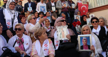 Srebrenitsa Annelerinden Diyarbakır Annelerine Destek