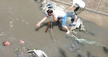 Su Kanalına Düşen Suriyeliyi Çevredekiler Kurtardı