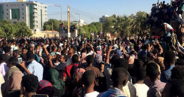 Sudan Devlet Başkanı Ömer el Beşir Ev Hapsinde!