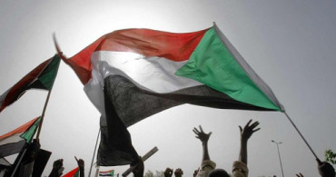 Sudan Savunma Bakanı: Devlet Başkanı Beşir Tutuklandı