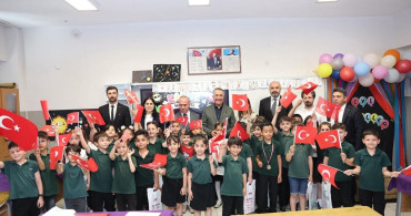 Sultangazi’de başkan dursun, öğrencilerin karne heyecanına ortak oldu