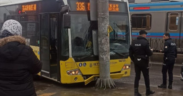 Sultangazi'de İETT Otobüsü Kaza Yaptı