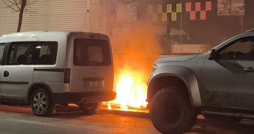 Sultangazi'de Yer Altı Elektrik Kabloları Patladı